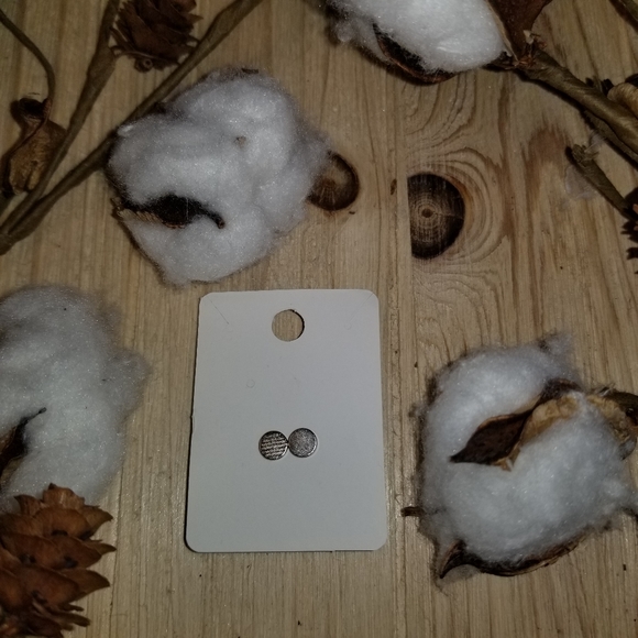 Super Shiny and Beautiful CZ Round Magnetic studs - Picture 11 of 11